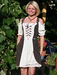 Landhaus- Dirndl & Kleider