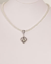 "Ornament" pearl necklace