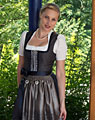 "Hollstadt" Dirndl mit Schürze