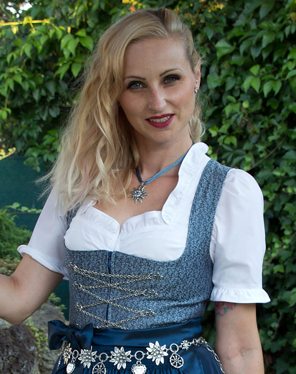 Waldenburg dirndl blouse